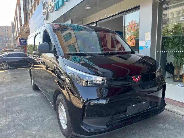 Wuling Yangguang Pro — Фото автомобиля 3