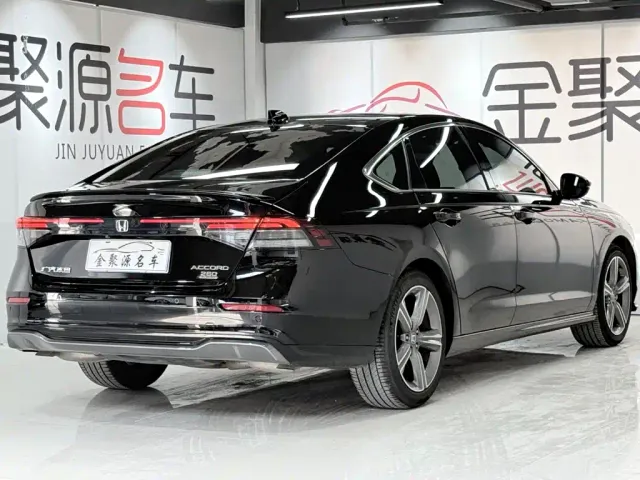 Honda Accord — Фото автомобиля 6