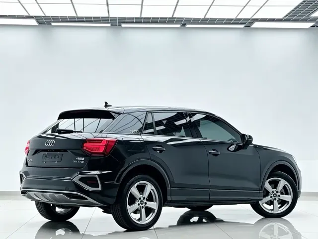 Audi Q2L — Фото автомобиля 5