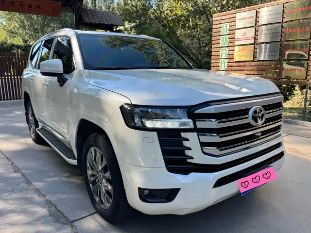Фотография автомобиля — Toyota Land Cruiser