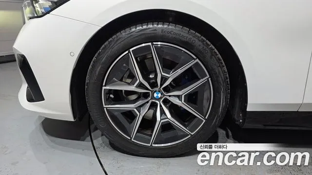 BMW 5-Series — Фото автомобиля 5