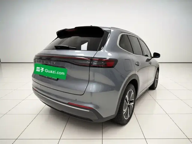 Geely Galaxy Starship 7 EM-i — Фото автомобиля 6