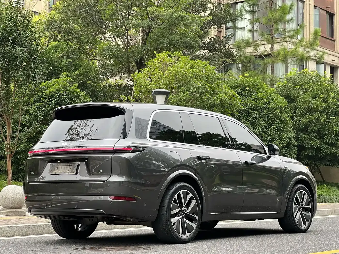 Li Auto Li Xiang L9 2022 Max — Фото автомобиля 6