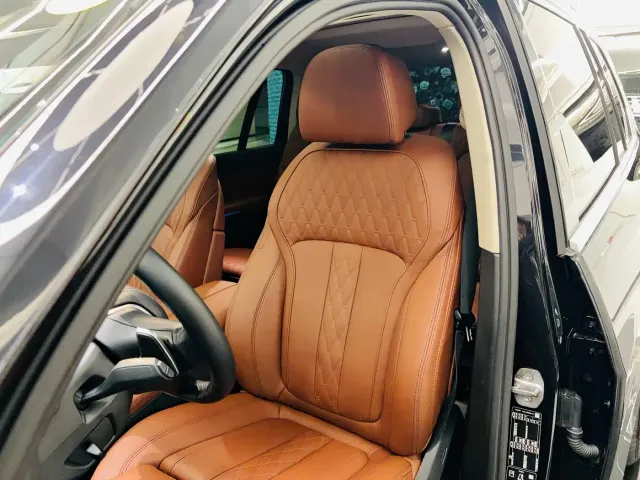 BMW X7 — Фото автомобиля 15