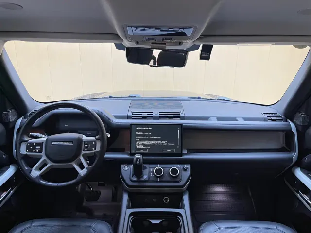 Land Rover Defender — Фото автомобиля 5