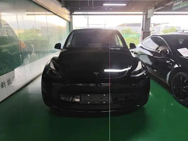 Tesla Model Y — Фото автомобиля 2