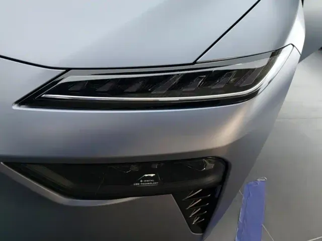 Dongfeng eπ 007 — Фото автомобиля 5