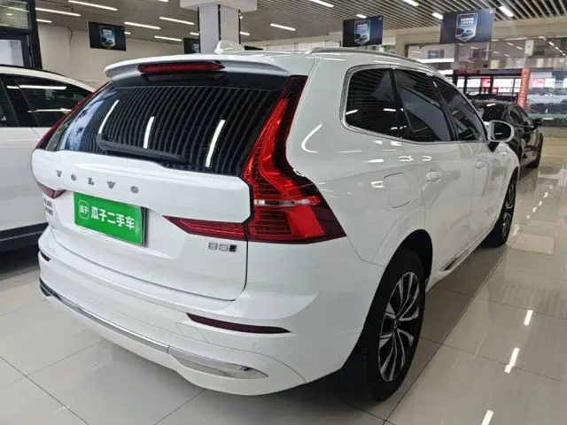Volvo XC60 — Фото автомобиля 6
