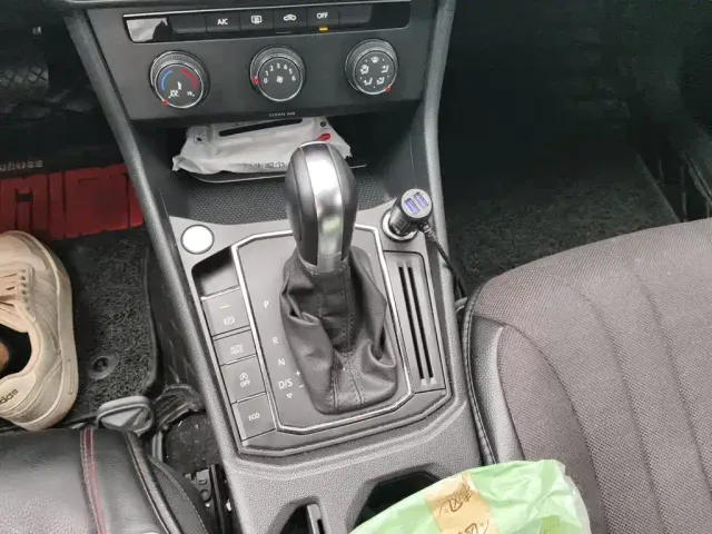 Volkswagen Lavida — Фото автомобиля 6