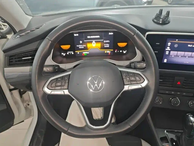 Volkswagen Bora — Фото автомобиля 10