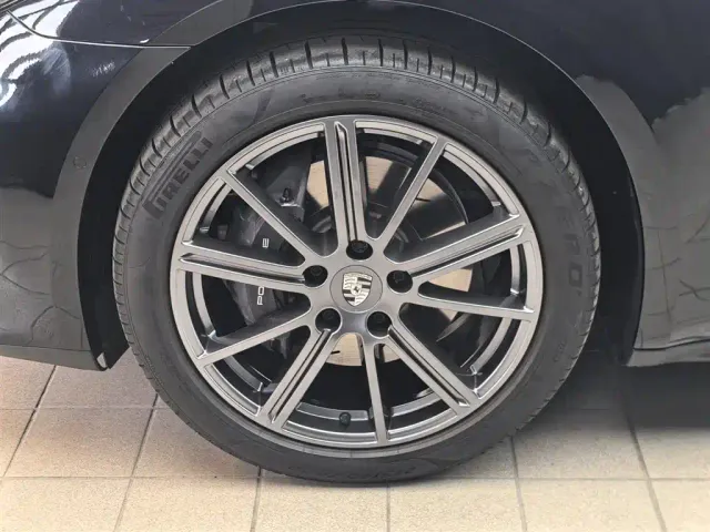 Porsche Panamera — Фото автомобиля 11
