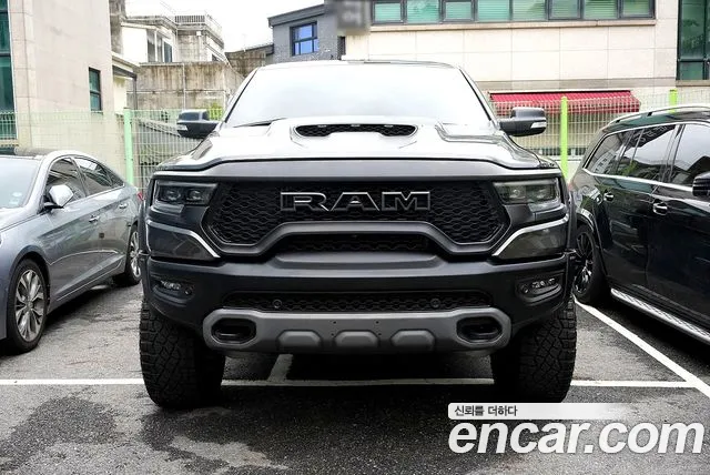 Dodge Ram Pick Up — Фото автомобиля 3
