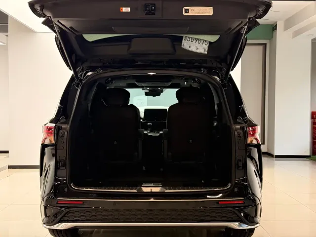 Toyota Granvia — Фото автомобиля 19