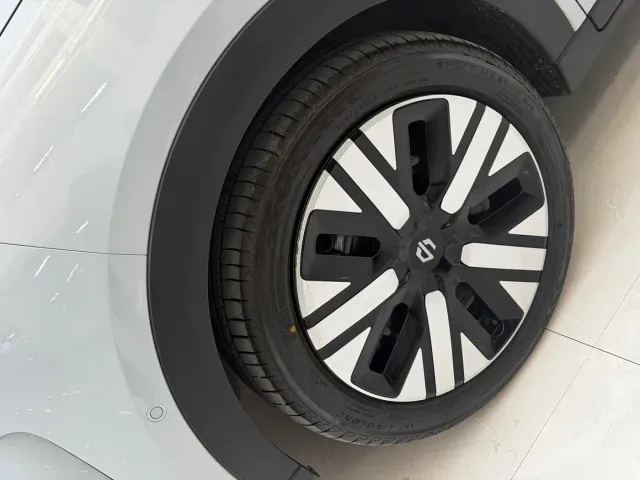 Leapmotor A10 — Фото автомобиля 9