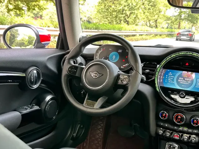 MINI MINI 2022 2.0T COOPER S Artist — Фото автомобиля 30