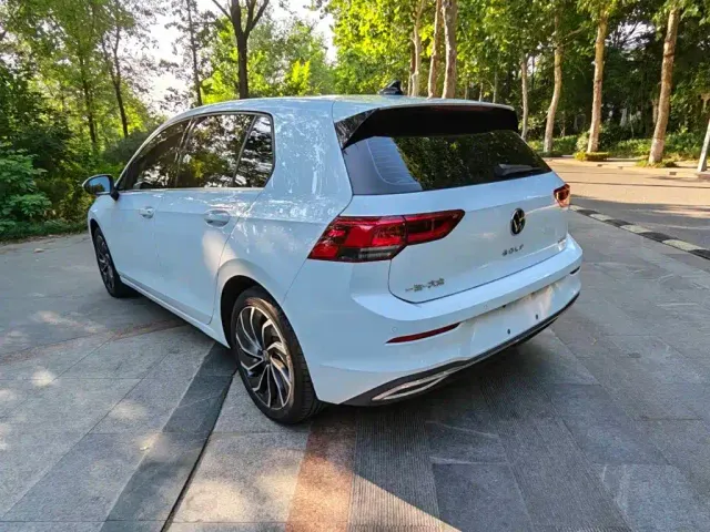 Volkswagen Golf — Фото автомобиля 6