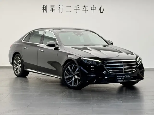 Mercedes-Benz E-Class — Фото автомобиля 3