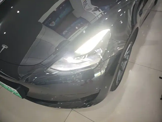 Tesla Model 3 — Фото автомобиля 23