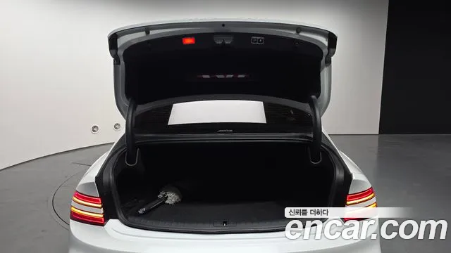 Genesis G80 Бензин 2.5 турбо AWD — Фото автомобиля 16