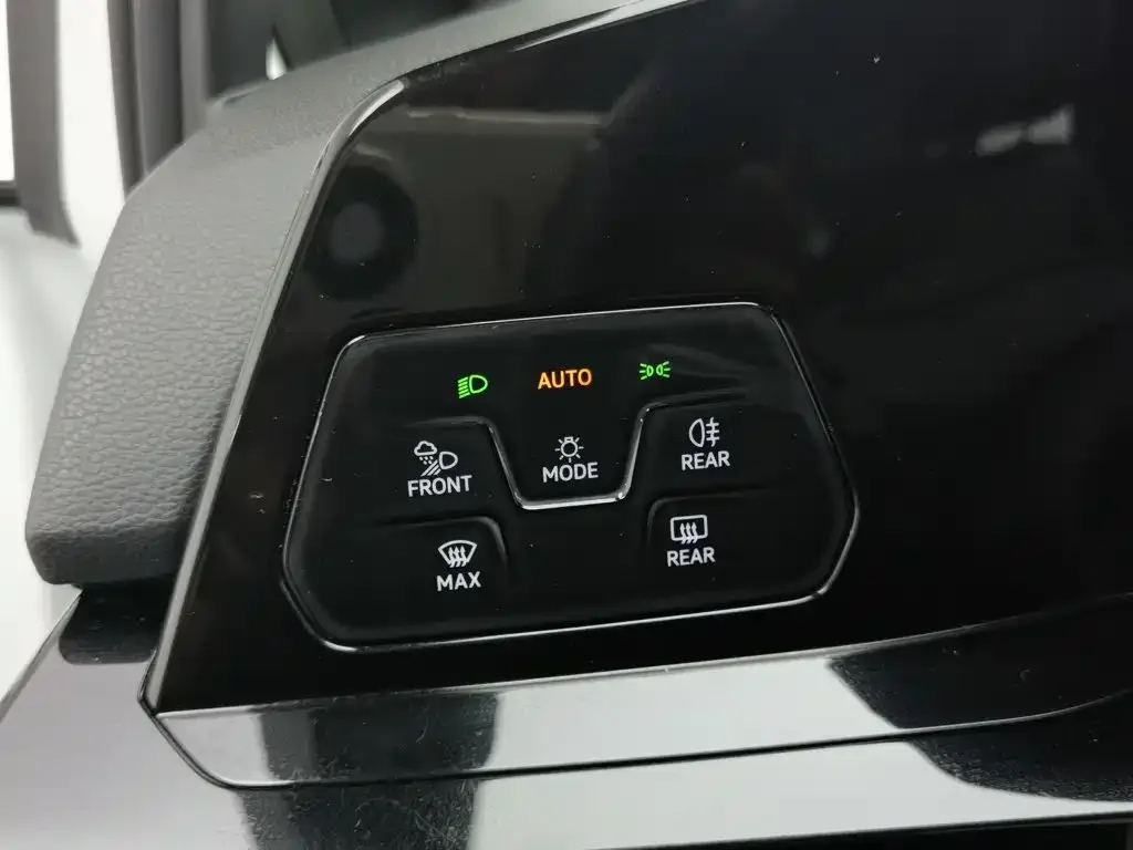 Volkswagen Golf 2021 280TSI DSG R-Line — Фото автомобиля 21