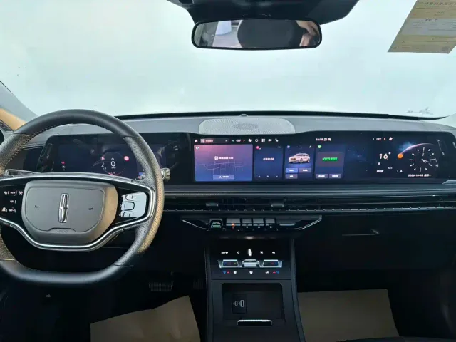 Lincoln Corsair — Фото автомобиля 10