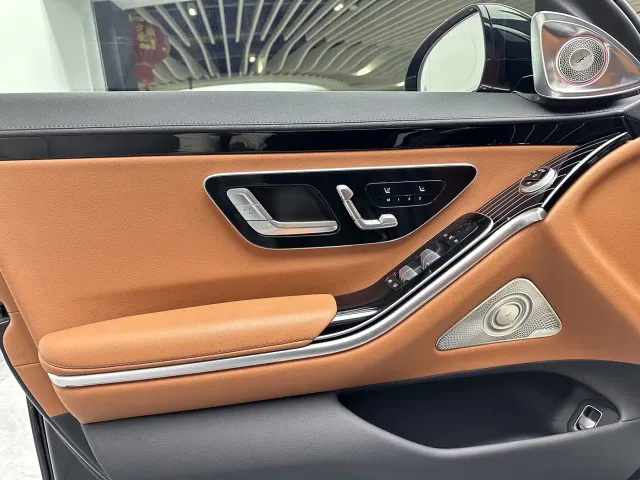 Mercedes-Benz S-Class — Фото автомобиля 24