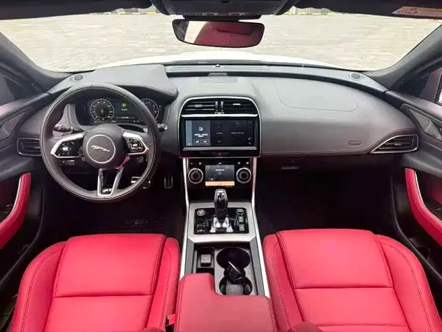 Jaguar XEL — Фото автомобиля 5