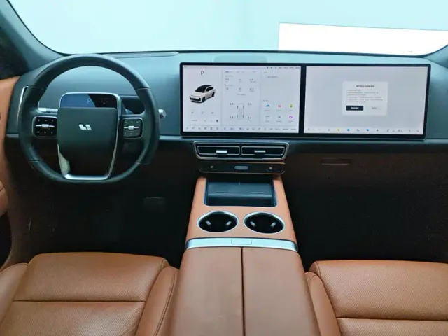 Li Auto L7 — Фото автомобиля 12