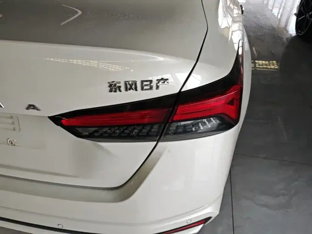 Nissan Teana — Фото автомобиля 7