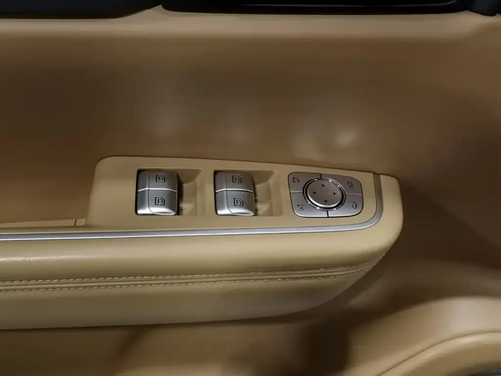 Li Auto Li ONE 2021 Extended Range 6-Seater — Фото автомобиля 9