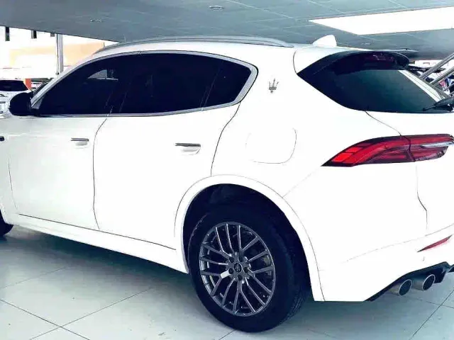 Maserati Grecale — Фото автомобиля 6