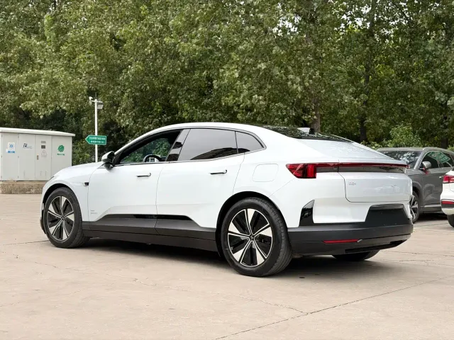 Polestar 4 — Фото автомобиля 5