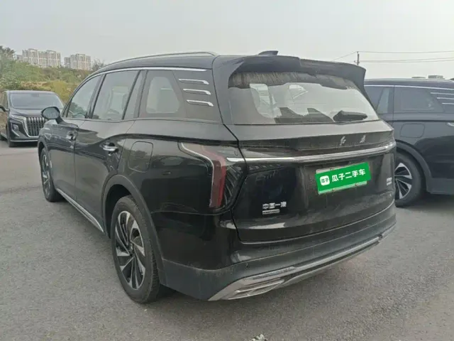 Hongqi HS7 PHEV — Фото автомобиля 4