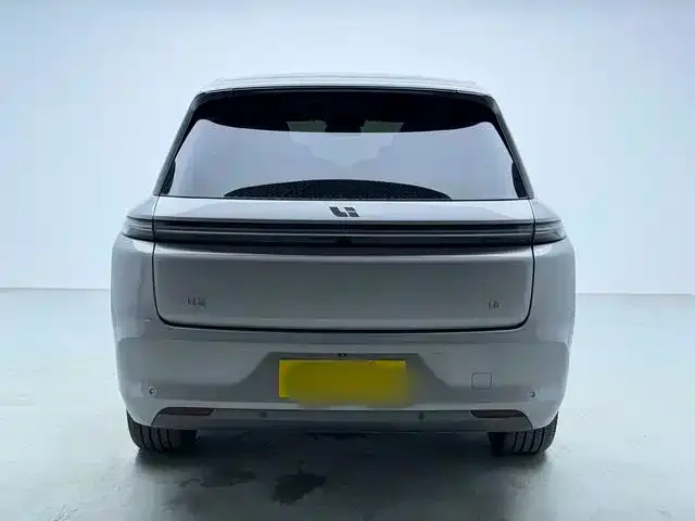 Li Auto L8 — Фото автомобиля 6