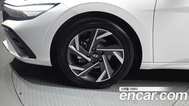 Hyundai Avante CN7 — Фото автомобиля 5
