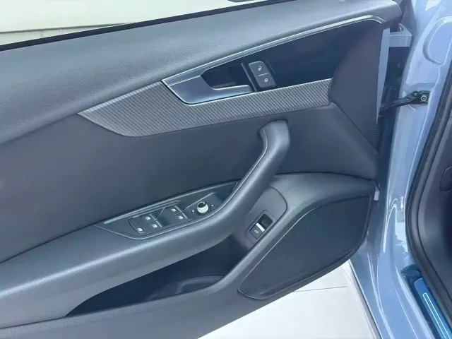 Audi A4L — Фото автомобиля 11