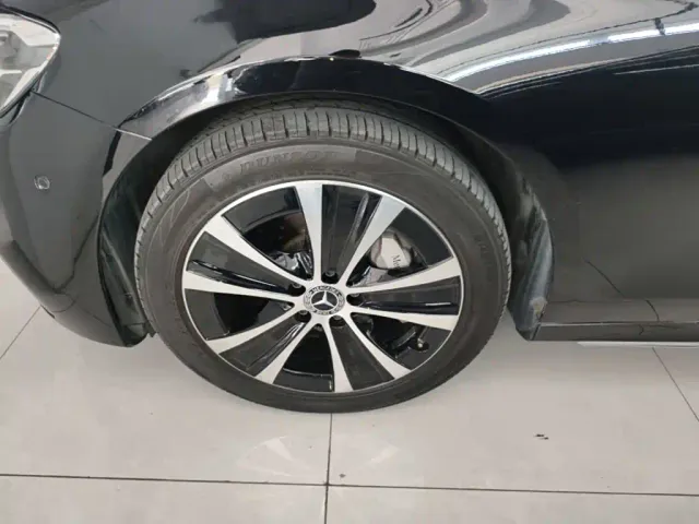 Mercedes-Benz E-Class — Фото автомобиля 22