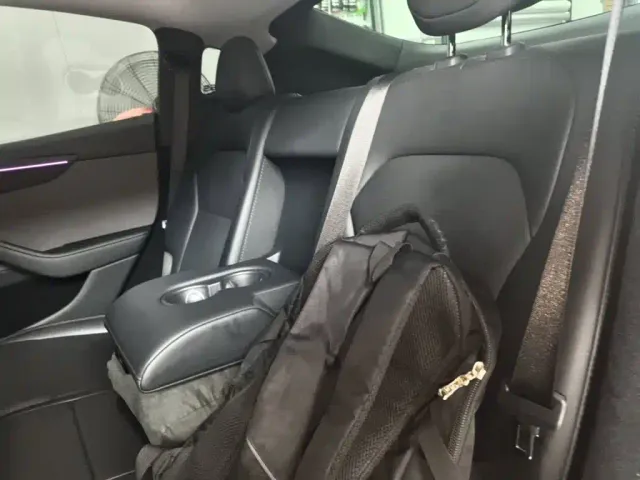 Tesla Model Y — Фото автомобиля 13