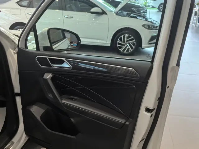 Volkswagen Tiguan L — Фото автомобиля 6