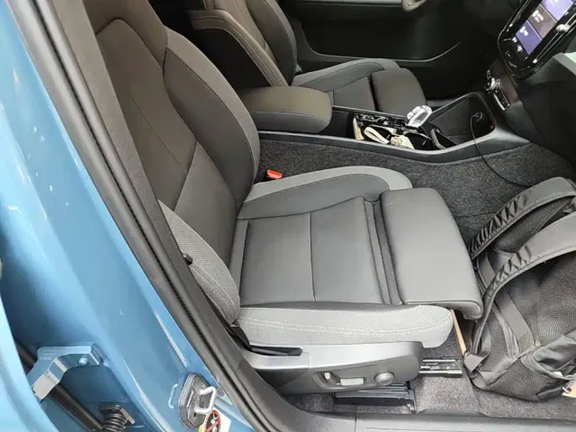 Volvo XC40 — Фото автомобиля 24
