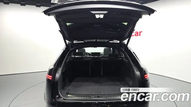 Land Rover Range Rover Velar — Фото автомобиля 20