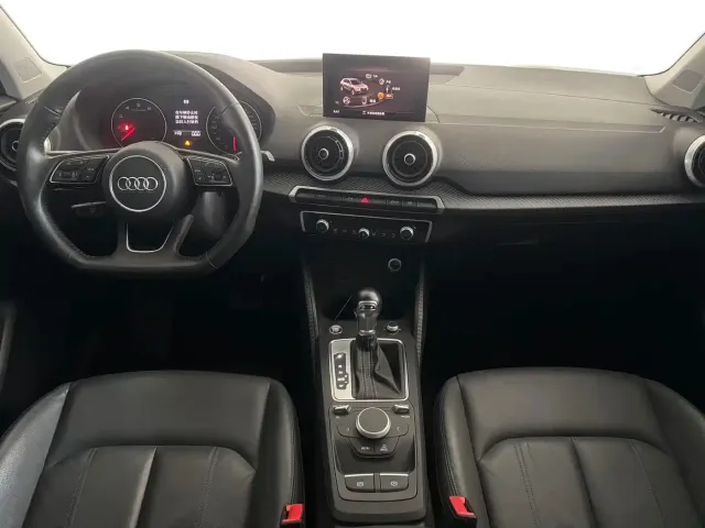 Audi Q2L — Фото автомобиля 16