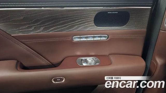 Genesis G90 — Фото автомобиля 24