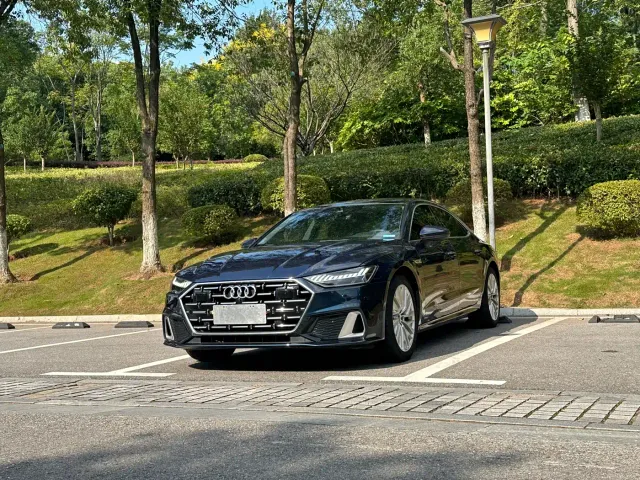 Audi A7L — Фото автомобиля 2