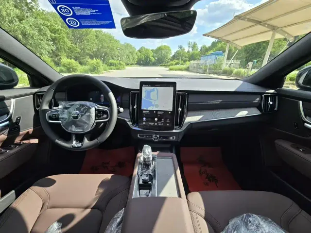 Volvo S90 — Фото автомобиля 15