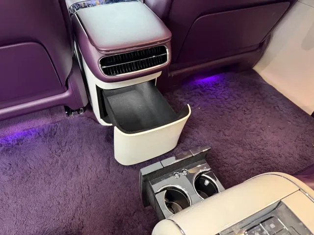 Zunjie Zunjie S800 2025 Model Extended Range Starlight Executive Edition 4-seater — Фото автомобиля 25