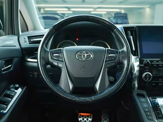 Toyota Vellfire — Фото автомобиля 17