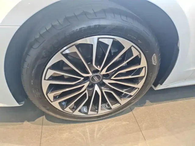 Audi A7L — Фото автомобиля 22
