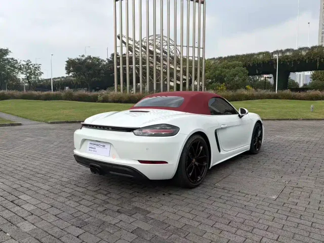 Porsche 718 — Фото автомобиля 6