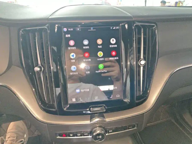 Volvo XC60 — Фото автомобиля 12